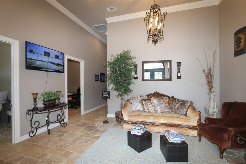 ABST A0018 T Quevado - Commercial Sale