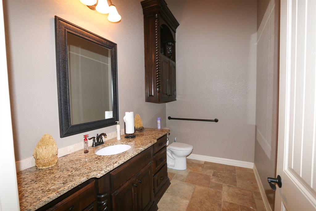 ABST A0018 T Quevado - Commercial Sale