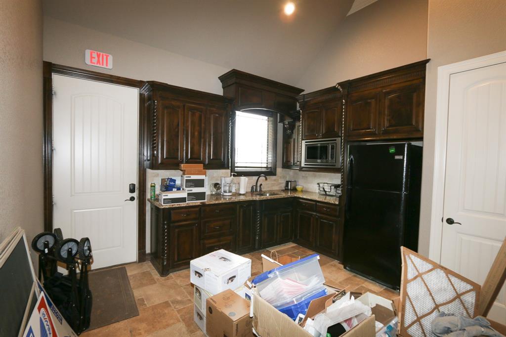 ABST A0018 T Quevado - Commercial Sale