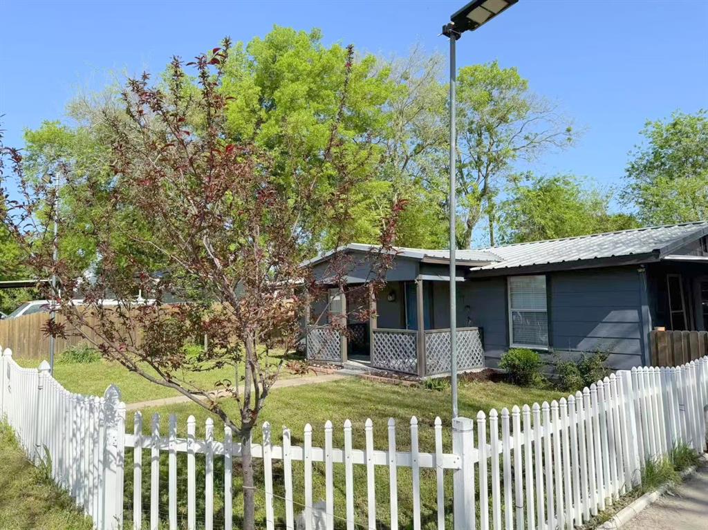 Lavon Lake Lodges Second Instl - Residential Lease