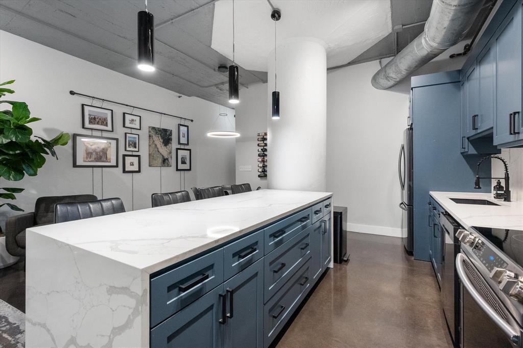 1122 Jackson Street 418