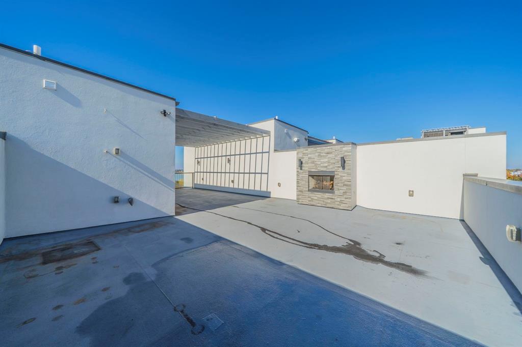 Westport Lakeview Villas - Residential