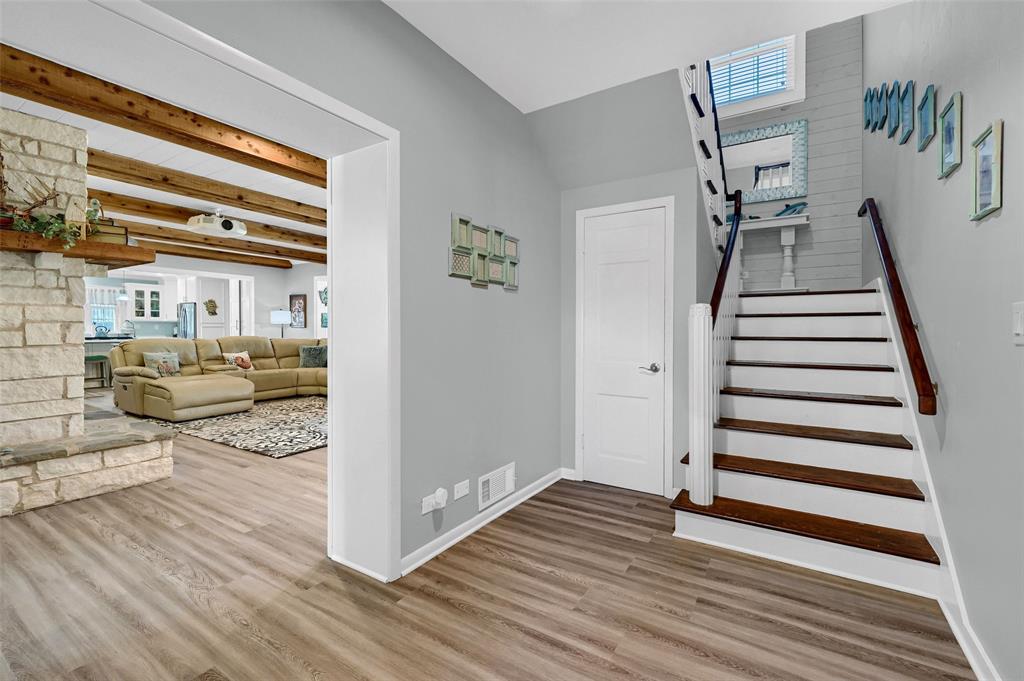 1016 Crestview Drive