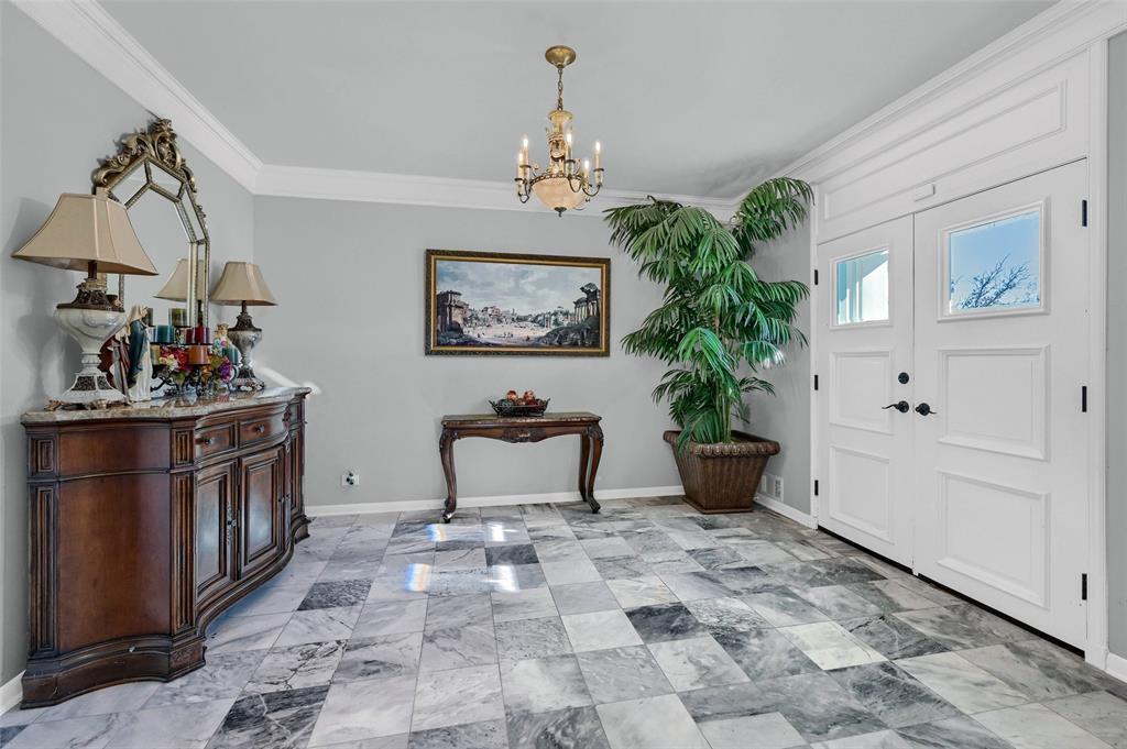 1016 Crestview Drive