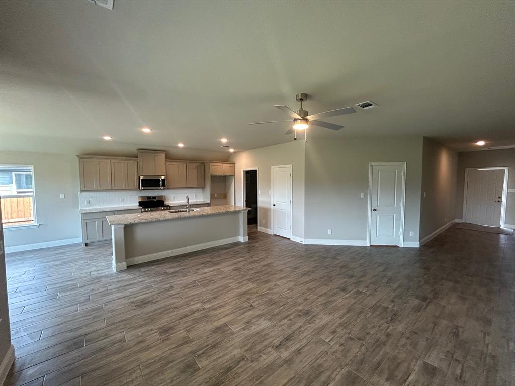Trenton, Texas 75490, United States, 3 Bedrooms Bedrooms, ,2 BathroomsBathrooms,Residential,Active,38279