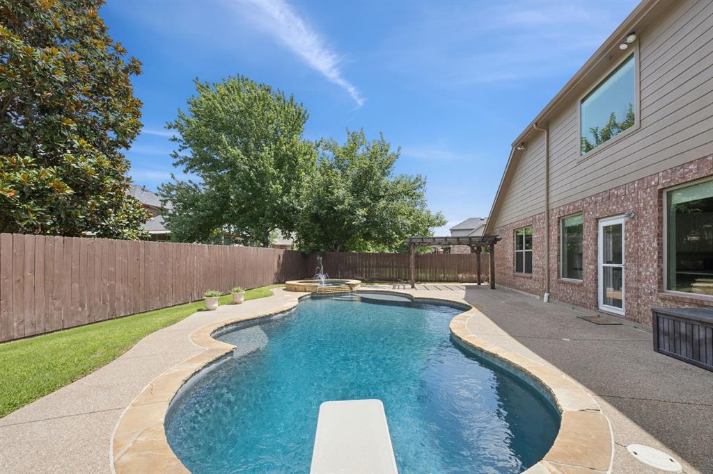 5005 Bay View Drive