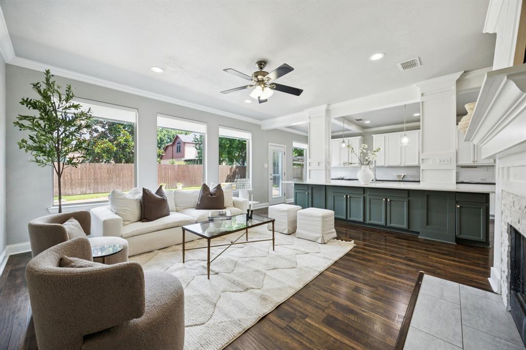 5005 Bay View Drive