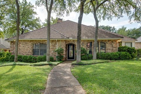 717 Reese Lane Hurst TX 76054