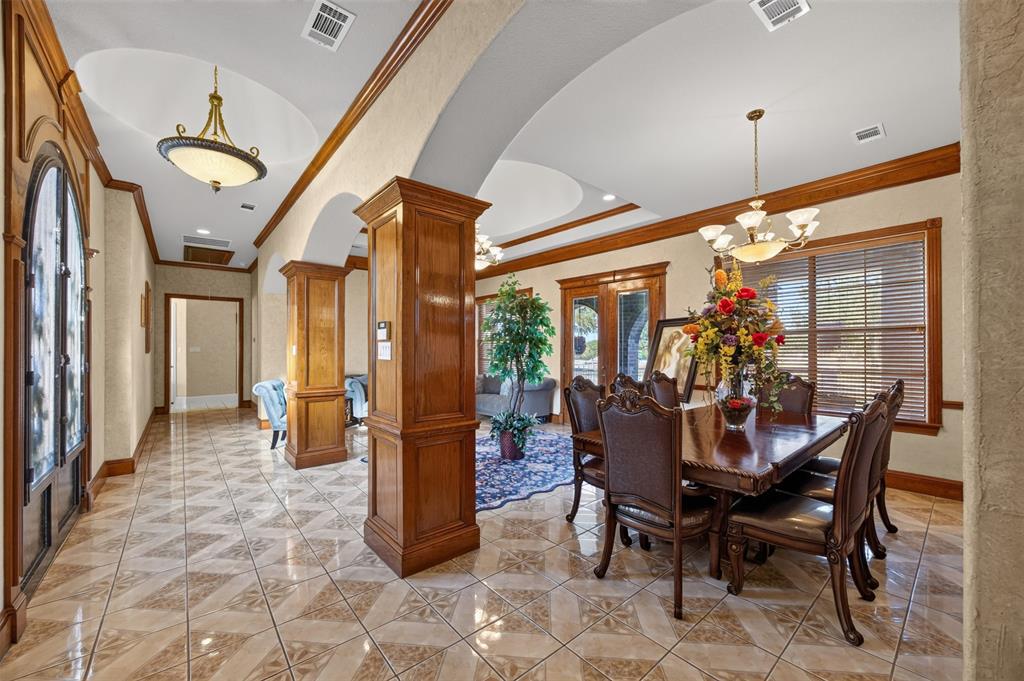 2521 Garrett Court