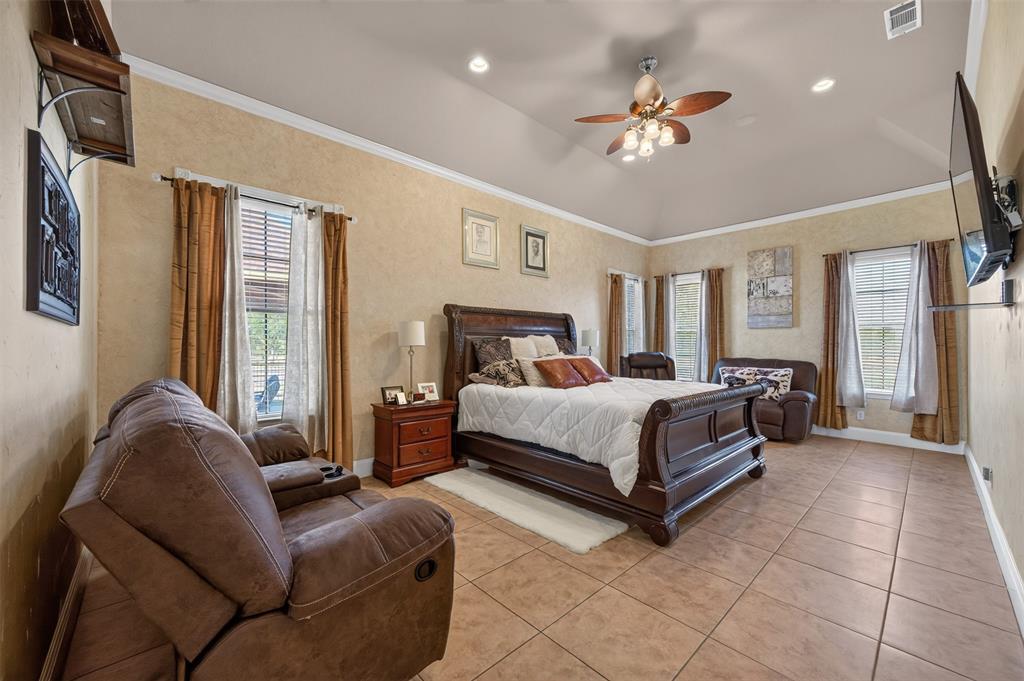 2521 Garrett Court