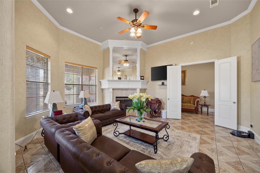 2521 Garrett Court