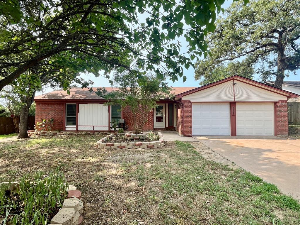 Photo of 3904 Woodbury Court, Arlington, TX 76017 (MLS # 21350143)