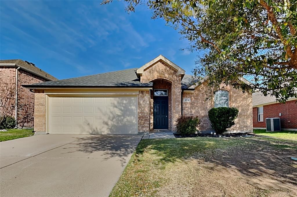 Photo of 904 Brighton Way, Burleson, TX 76028 (MLS # 21215369)