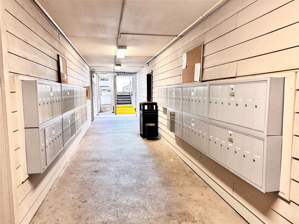 RIVER OAKS CONDOS - Residential