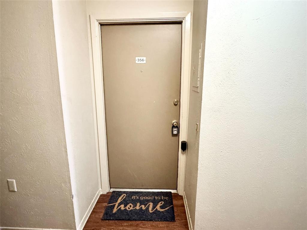 RIVER OAKS CONDOS - Residential