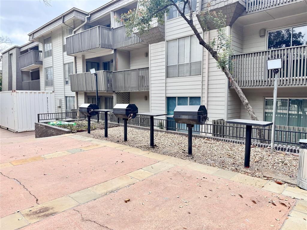 RIVER OAKS CONDOS - Residential