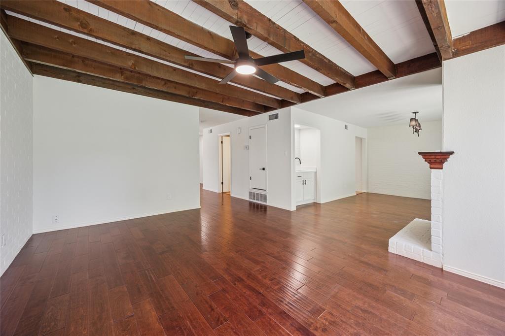 712 Oakwood Trail