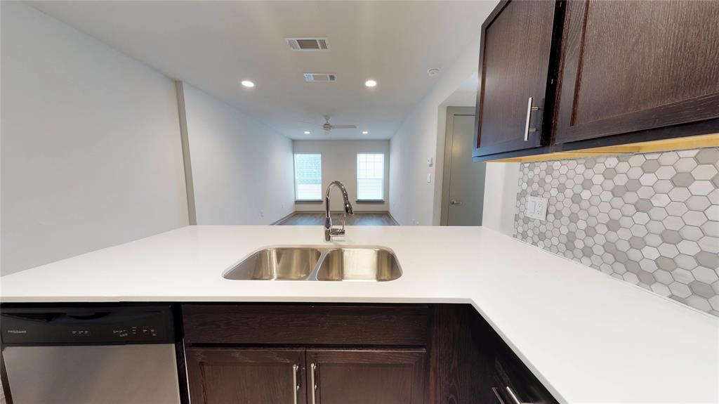 Lakewood Village Addition - Residential Lease