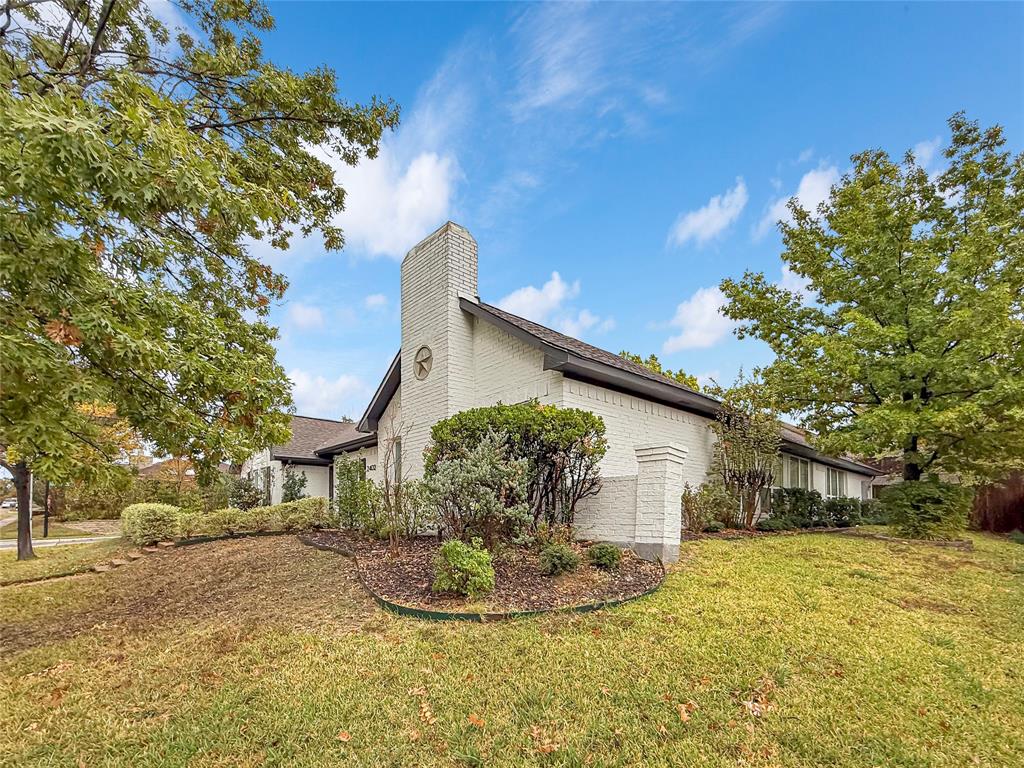 2402 Country Valley Road