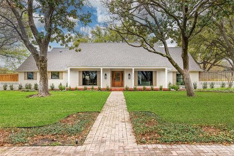 Photo of 3796 Waldorf Drive, Dallas, TX 75229 (MLS # 21191362)