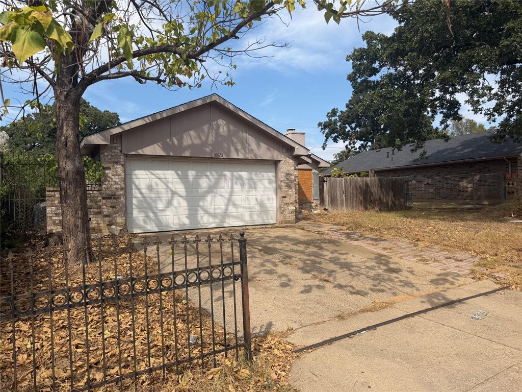 10823 Addie Road