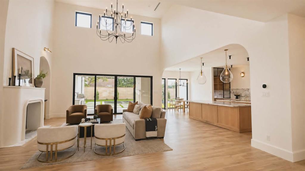 5510 Del Roy Drive