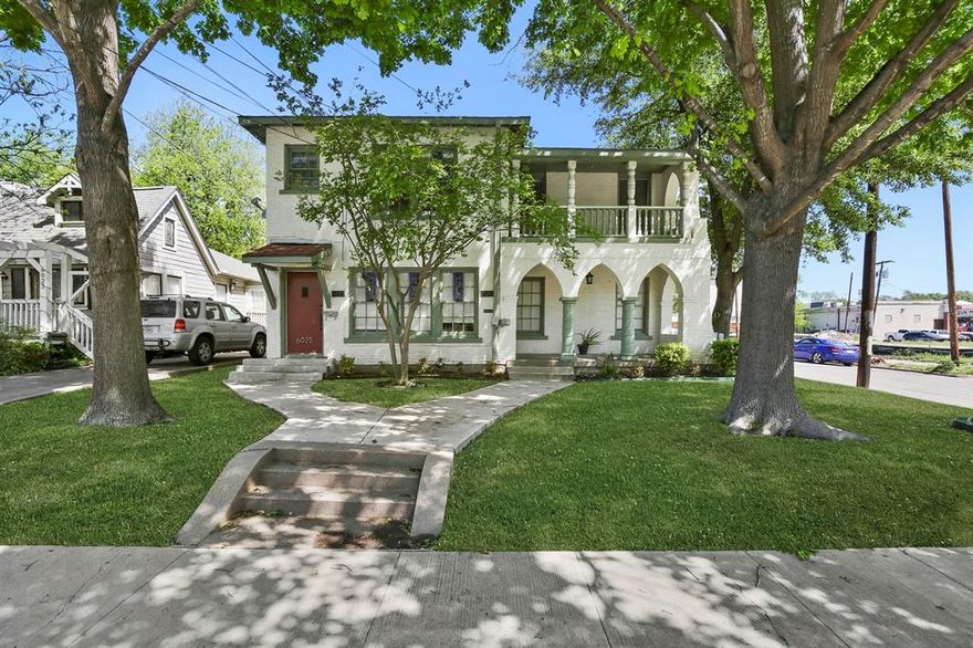 Gorgeous Mediterranean style duplex-upper unit- hardwood floors - octagonal dining area with original artwork - large bedrooms with walk in closets - 2 porch balconies - updated kitchen with ceramic tile countertops microwave, gas stove, washer and dryer. Modern light fixtures - lots of charm!