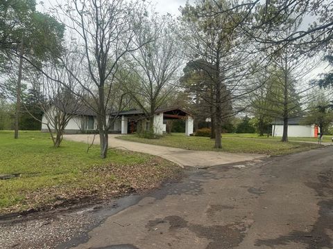 784 County Road 2515 Bonham TX 75418
