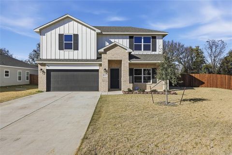 1613 Annabelle Street Cleburne TX 76031