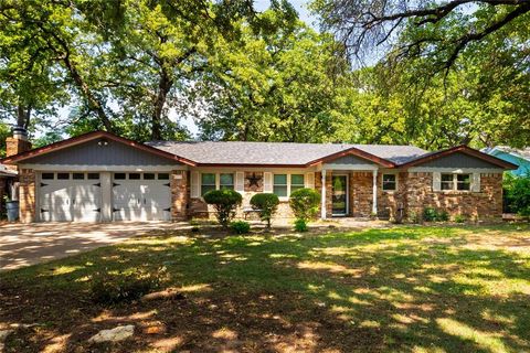 637 Post Oak Drive Hurst TX 76053