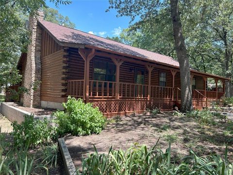 Photo of 105 Santee Drive, Lake Kiowa, TX 76240 (MLS # 21311216)