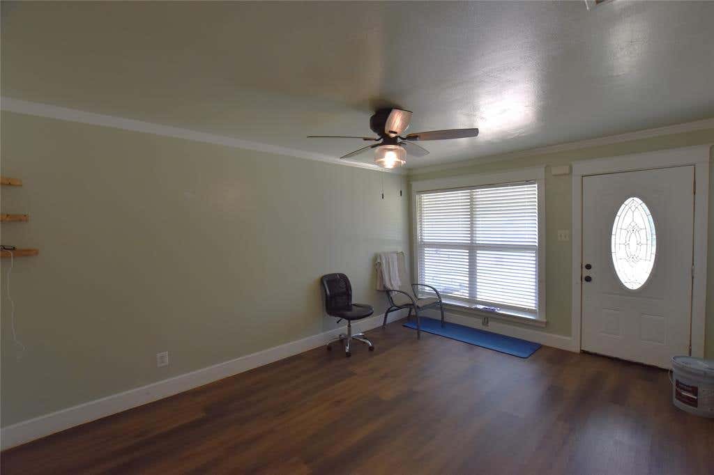 Photo of 1718 Summit Street, Mesquite, TX 75149 (MLS # 21336418)