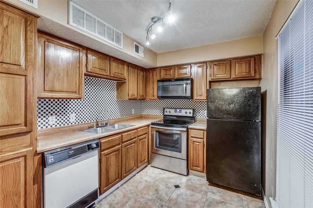 Arlington Oaks Condo - Residential Lease