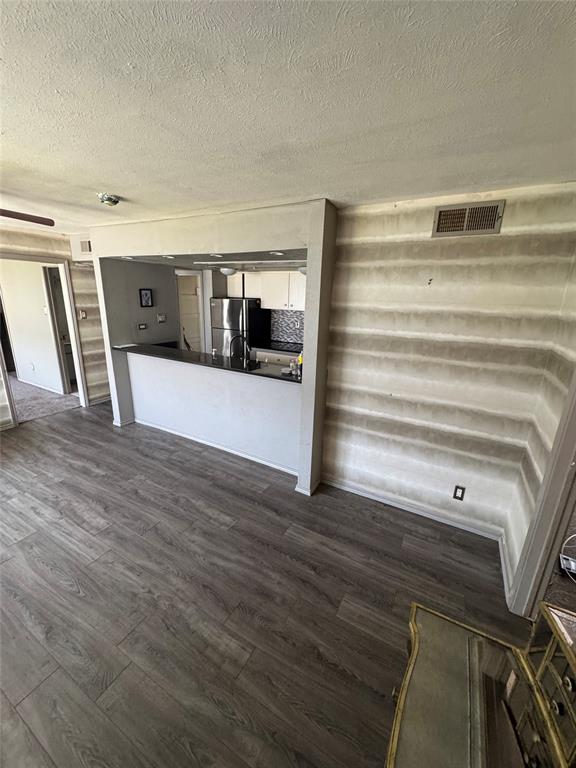 Los Nogales Condo - Residential