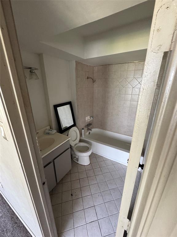 Los Nogales Condo - Residential