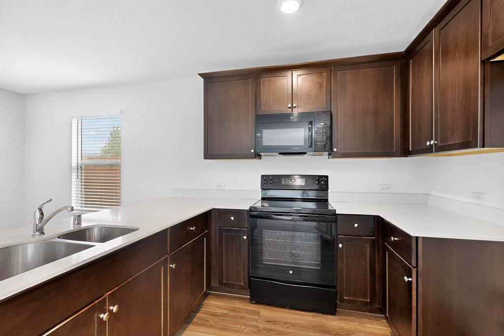 Villas Prairie Crk - Residential