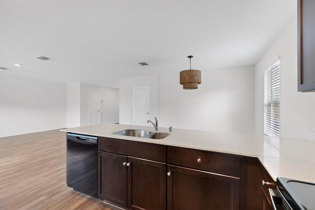 Villas Prairie Crk - Residential