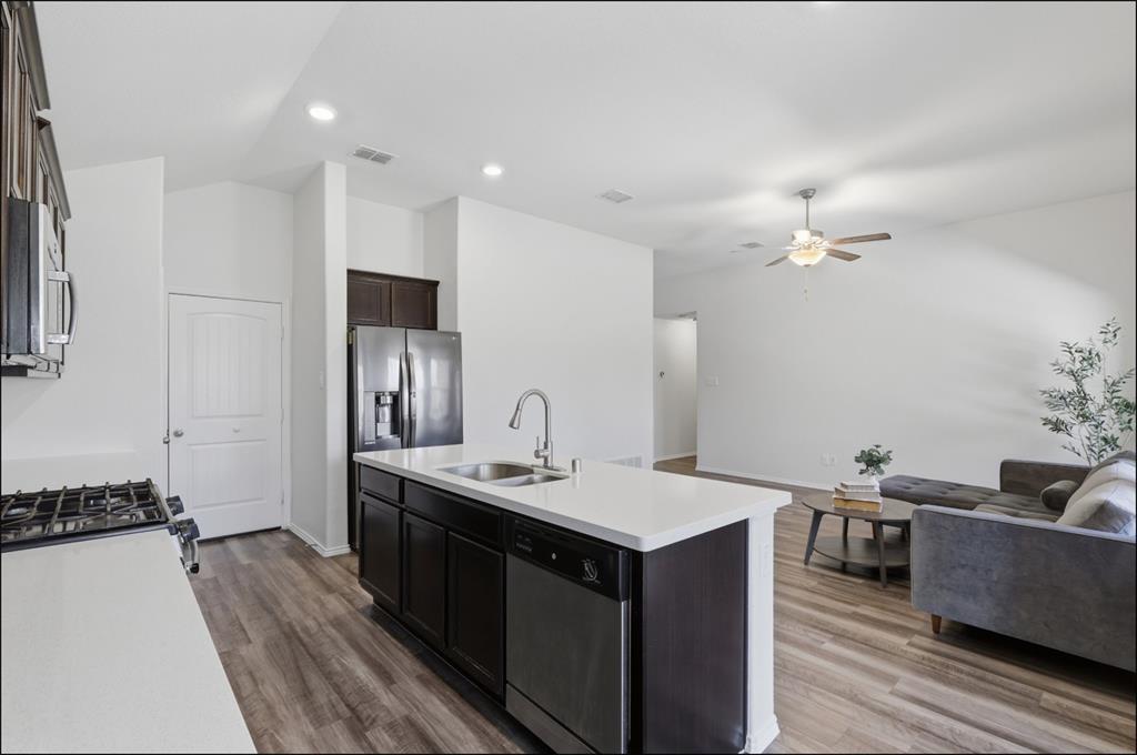 Hillstone Pointe Wes - Residential