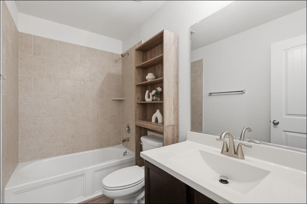 Hillstone Pointe Wes - Residential