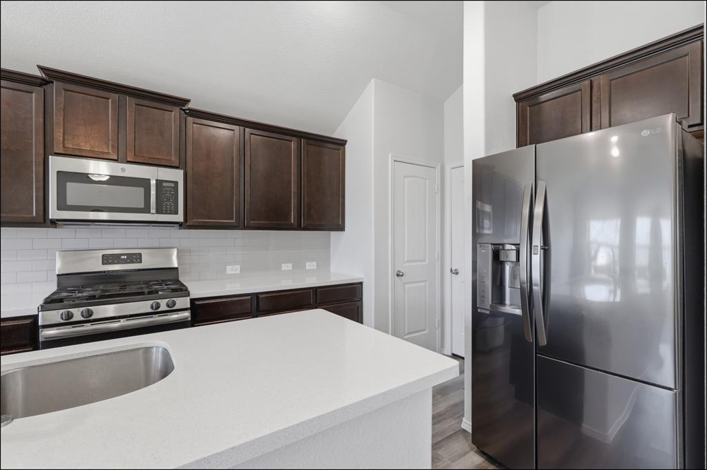 Hillstone Pointe Wes - Residential