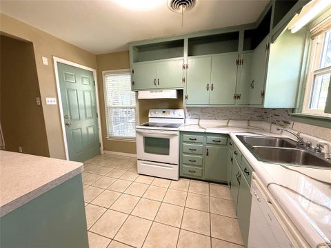 Tiny photo for 3520 Maple Avenue, Waco, TX 76707 (MLS # 21396658)