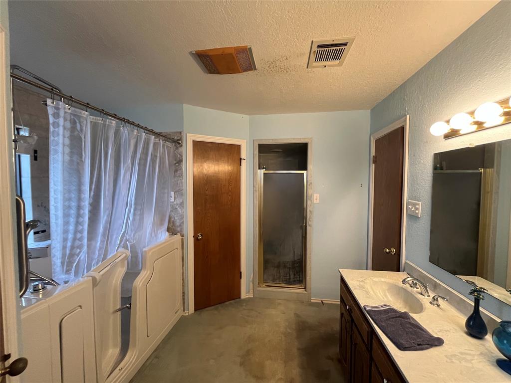 D. Dykes Ann Cox - Farm