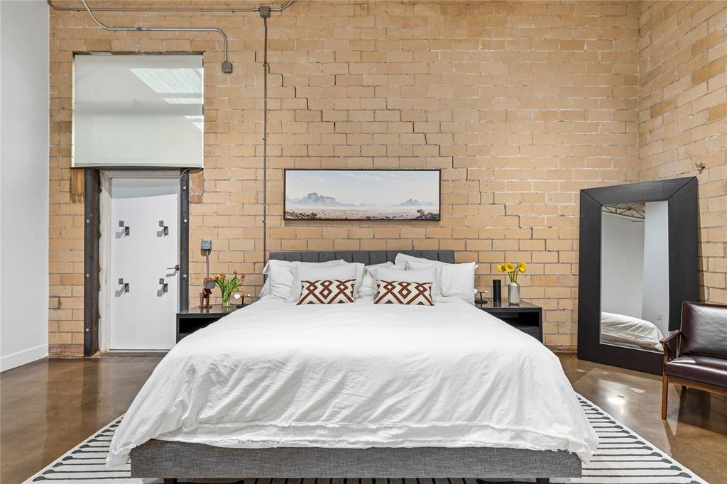 Crowdus & Akard - Residential