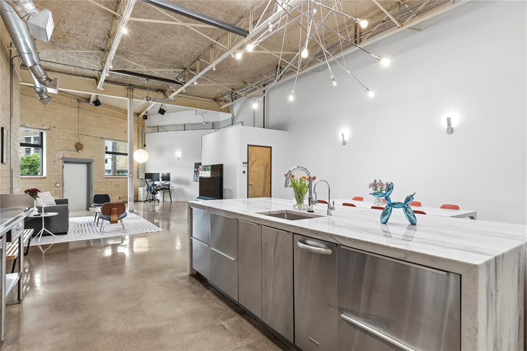 Crowdus & Akard - Residential