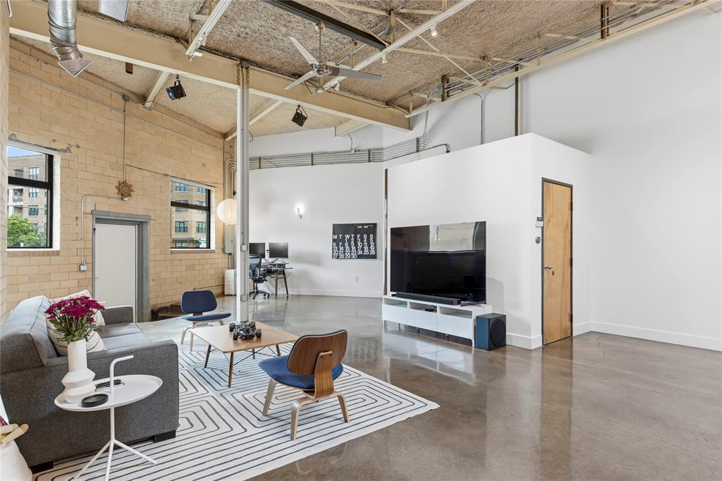 Crowdus & Akard - Residential