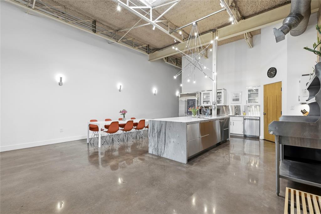Crowdus & Akard - Residential