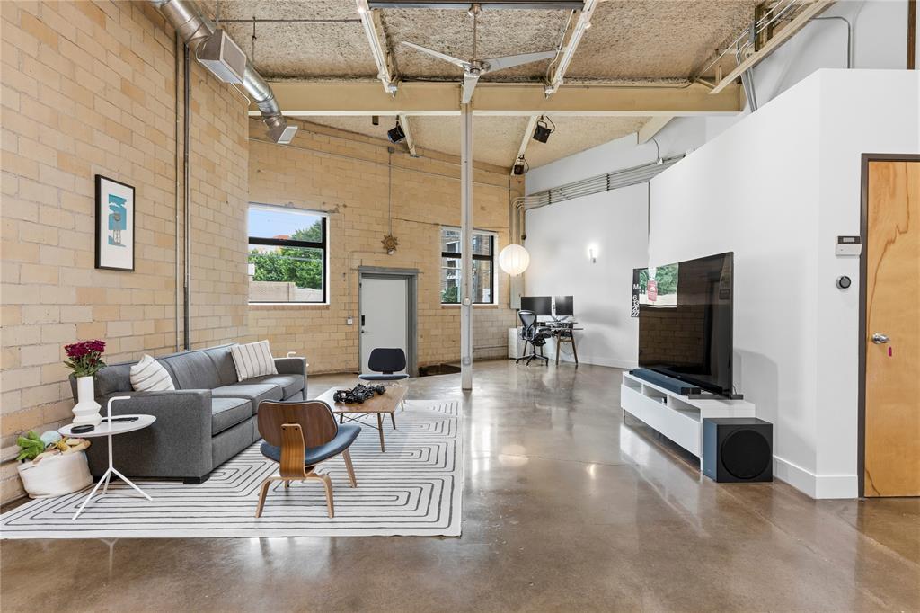 Crowdus & Akard - Residential