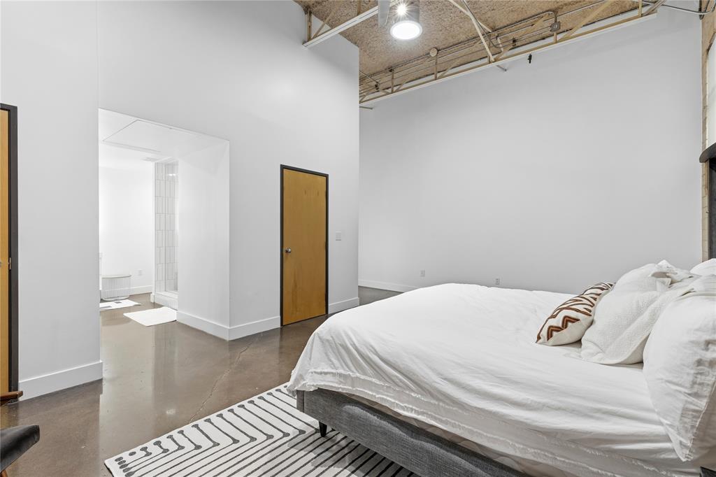 Crowdus & Akard - Residential