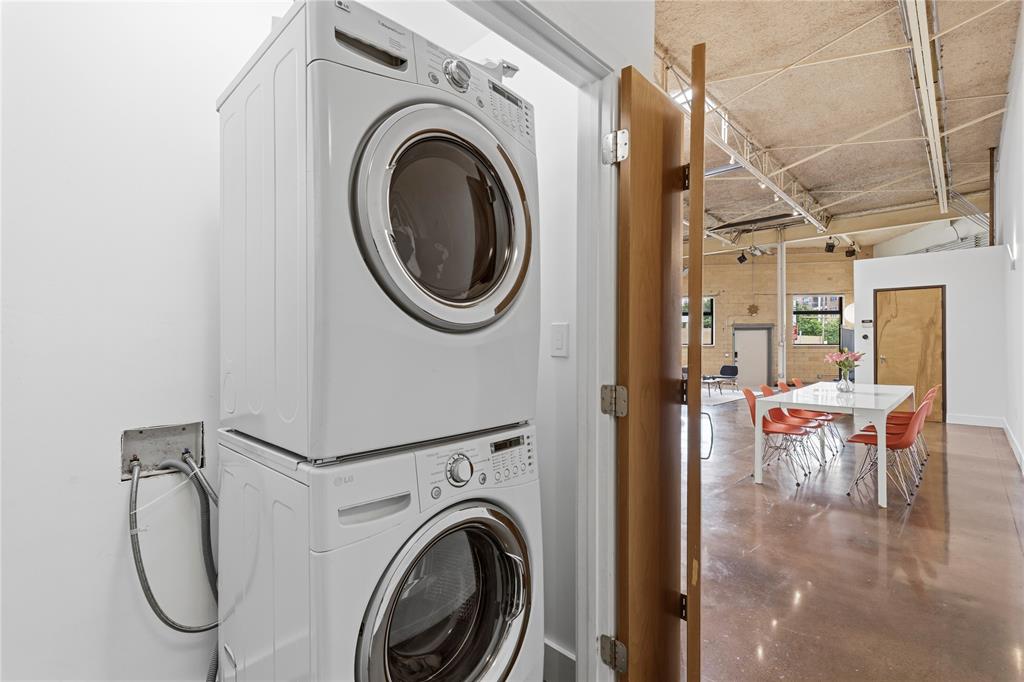 Crowdus & Akard - Residential