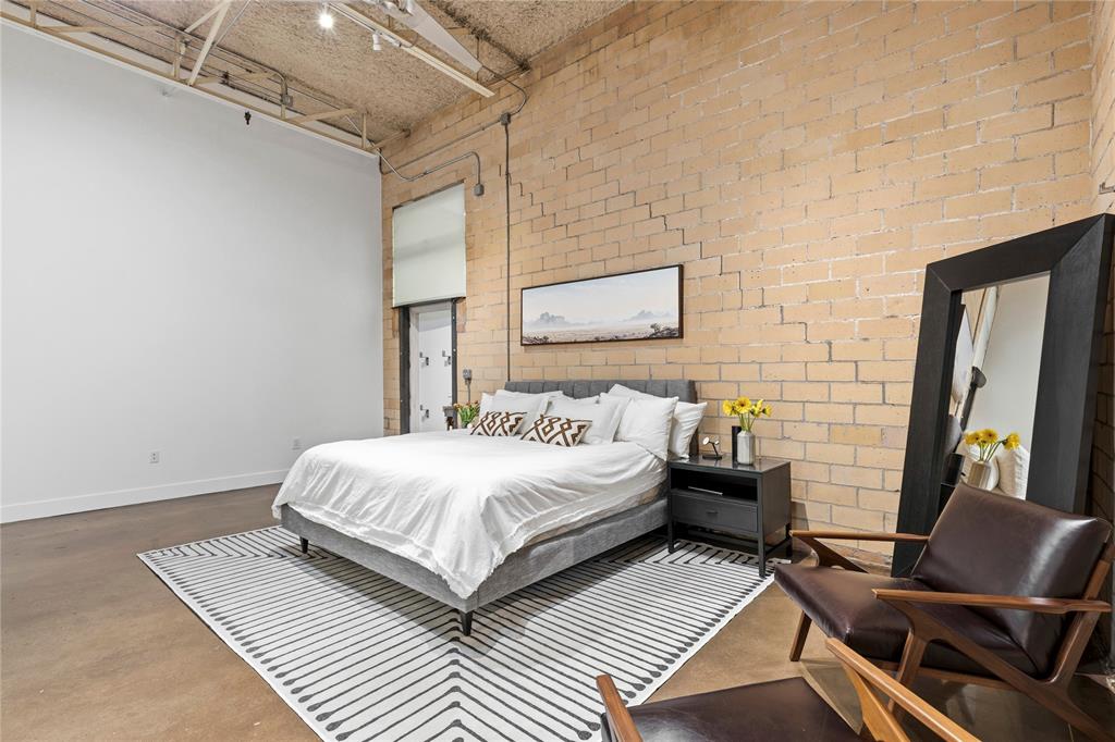 Crowdus & Akard - Residential